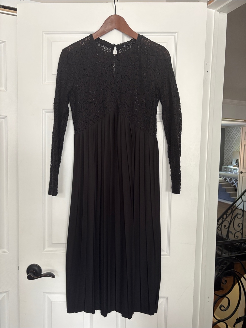Zara Black Lace Long-Sleeve Pleated Midi